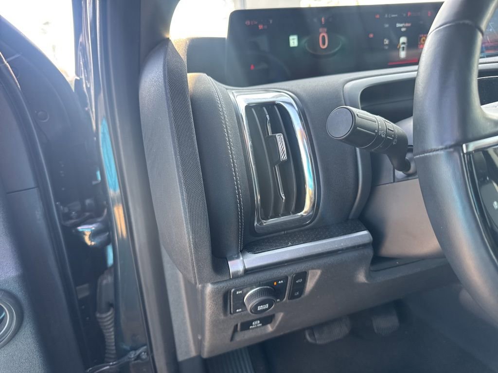 Used 2025 Ford Expedition Platinum w/ Stealth Performance Package AWD/4WD image 23