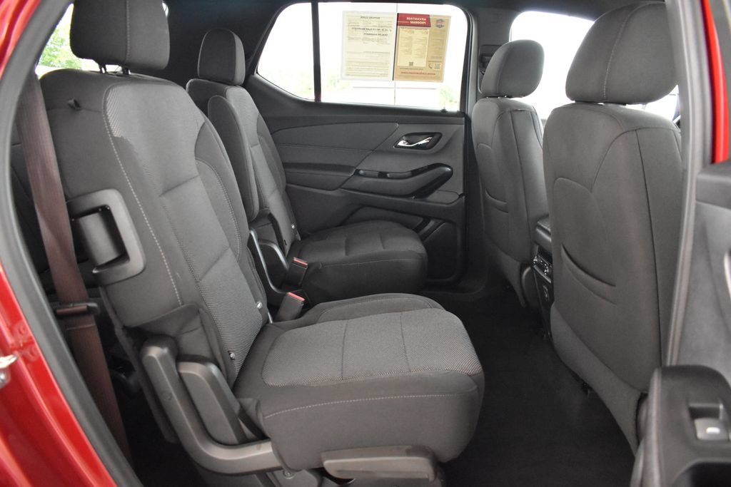 Used 2023 Chevrolet Traverse LT FWD image 17
