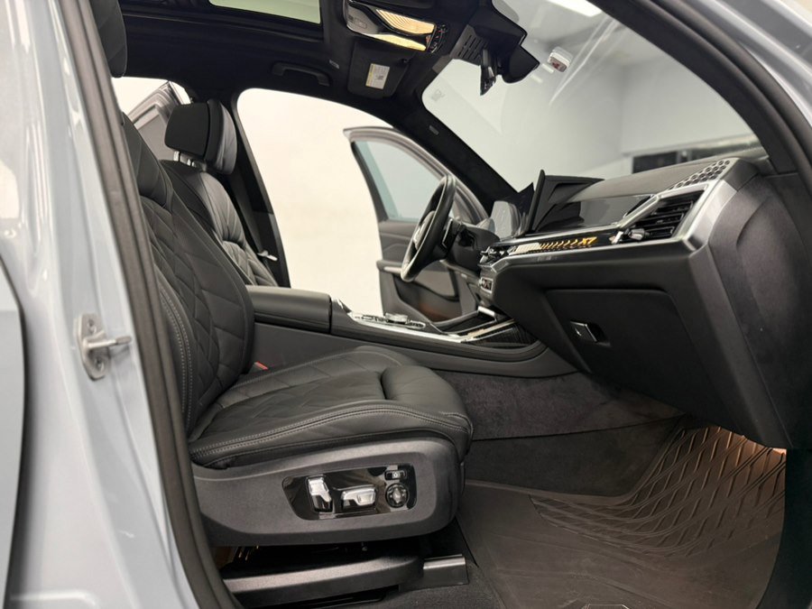 Used 2026 BMW X7 xDrive40i w/ Executive Package image 53