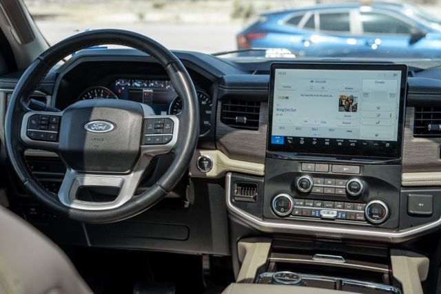 Used 2024 Ford Expedition Limited RWD image 15