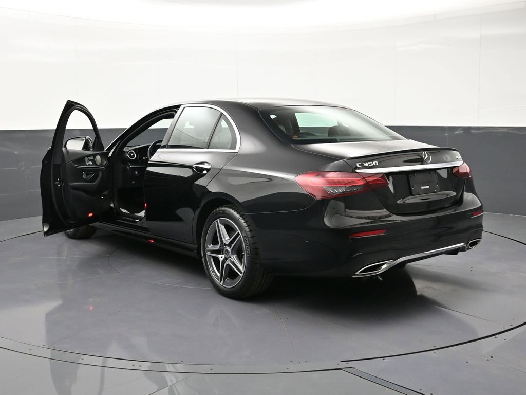 Used 2022 Mercedes-Benz E 350 4MATIC Sedan image 3