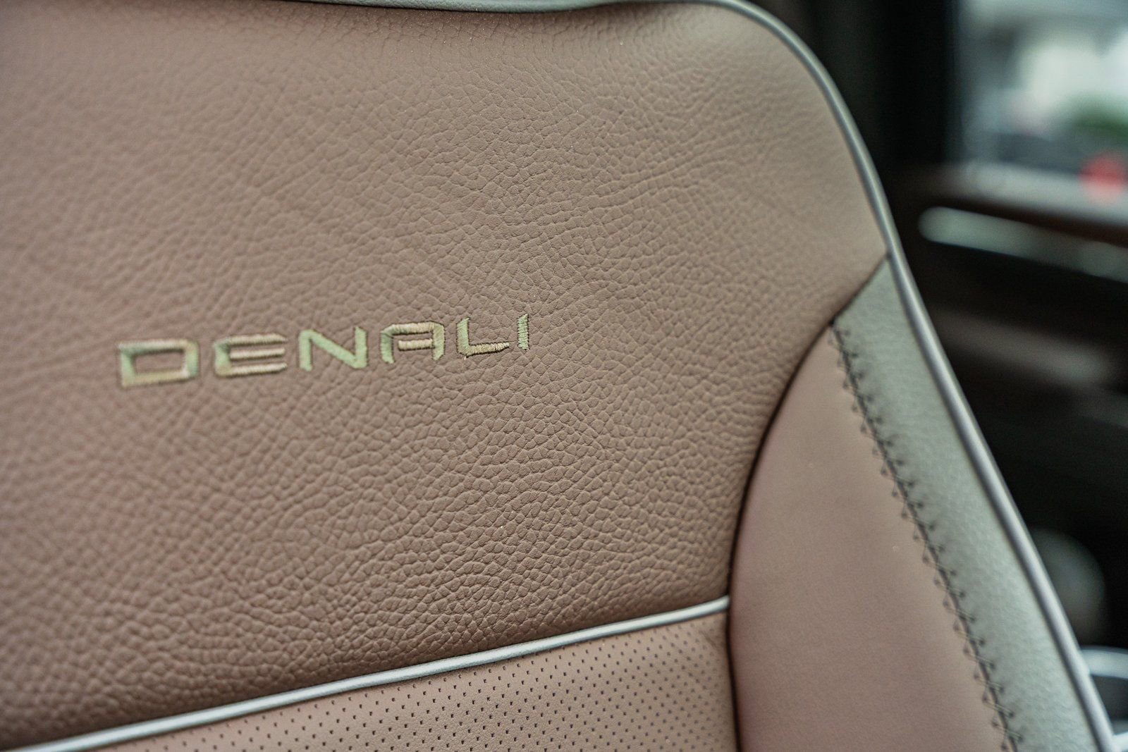 Used 2025 GMC Sierra 3500 Denali w/ Denali Reserve Package image 21