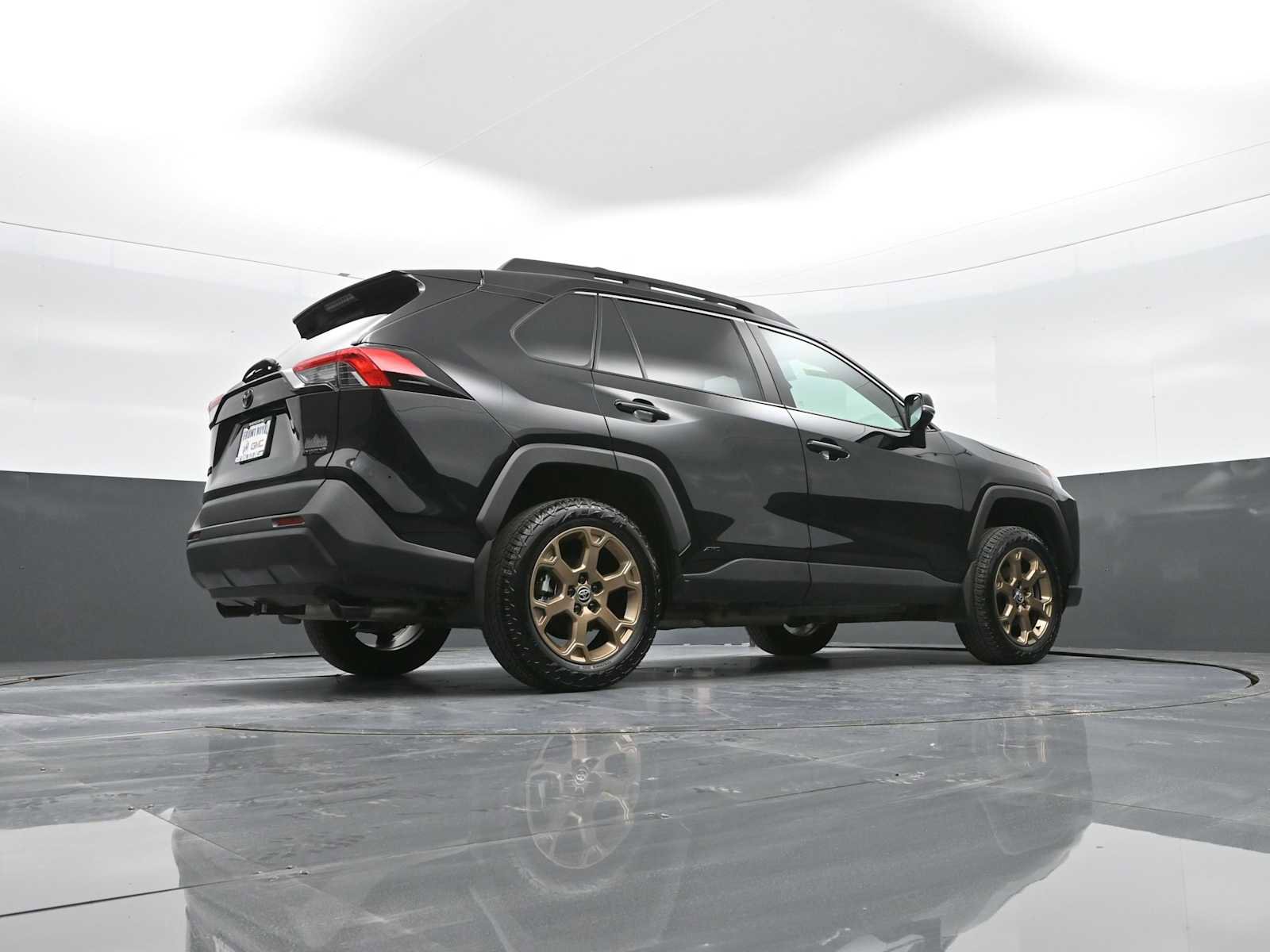 Used 2024 Toyota RAV4 AWD Hybrid image 39