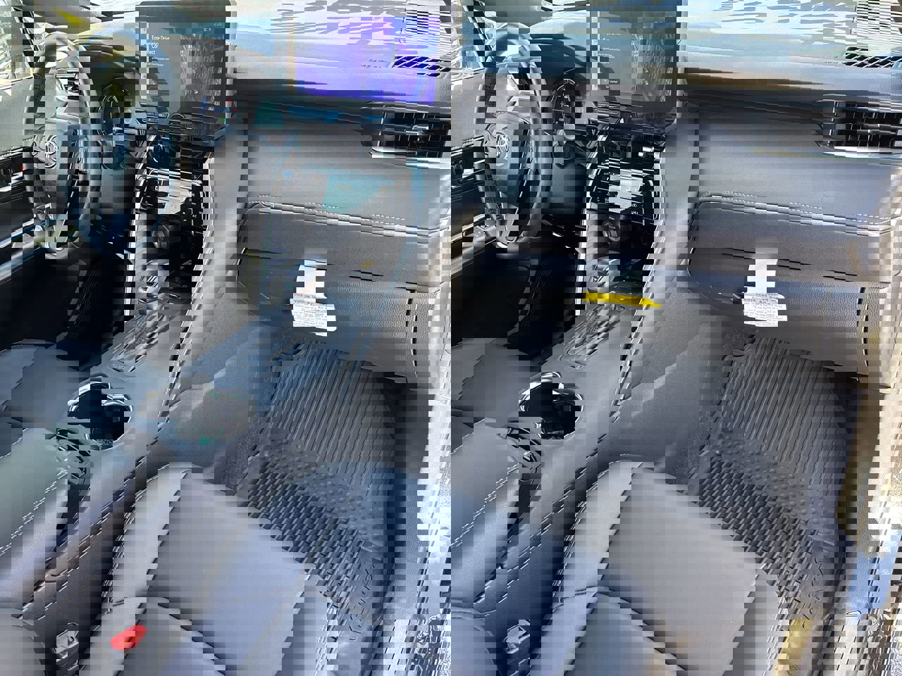 Used 2024 Toyota Venza Nightshade image 11