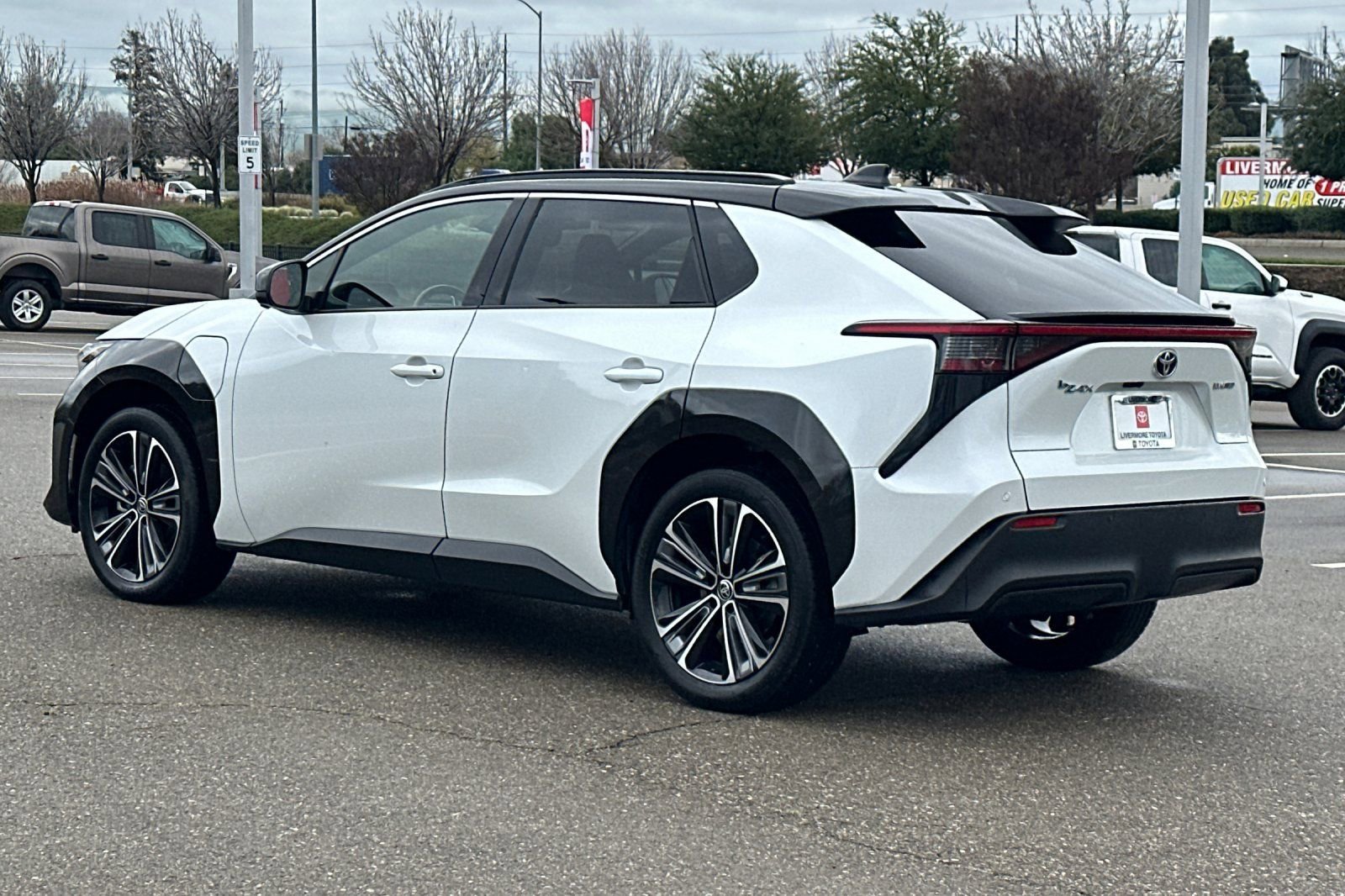 Used 2023 Toyota bZ4X Limited image 6