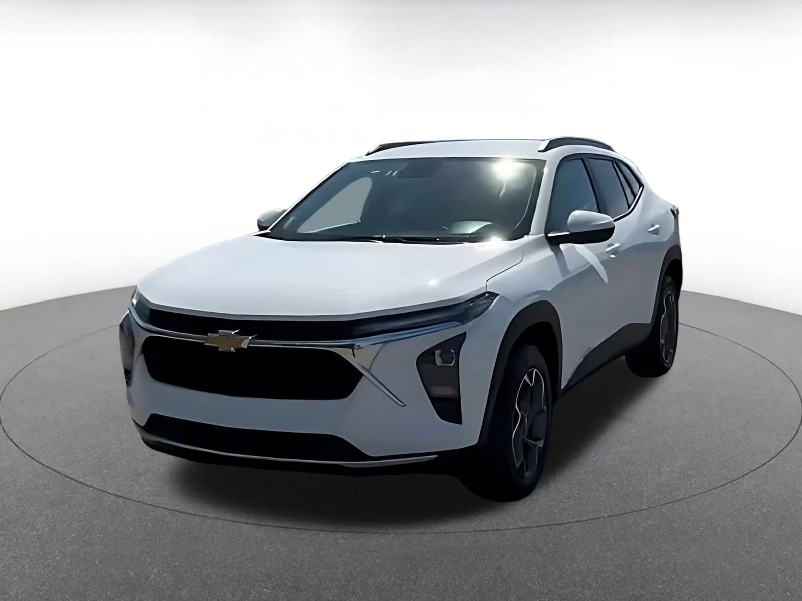 Used 2025 Chevrolet Trax LT FWD image 6