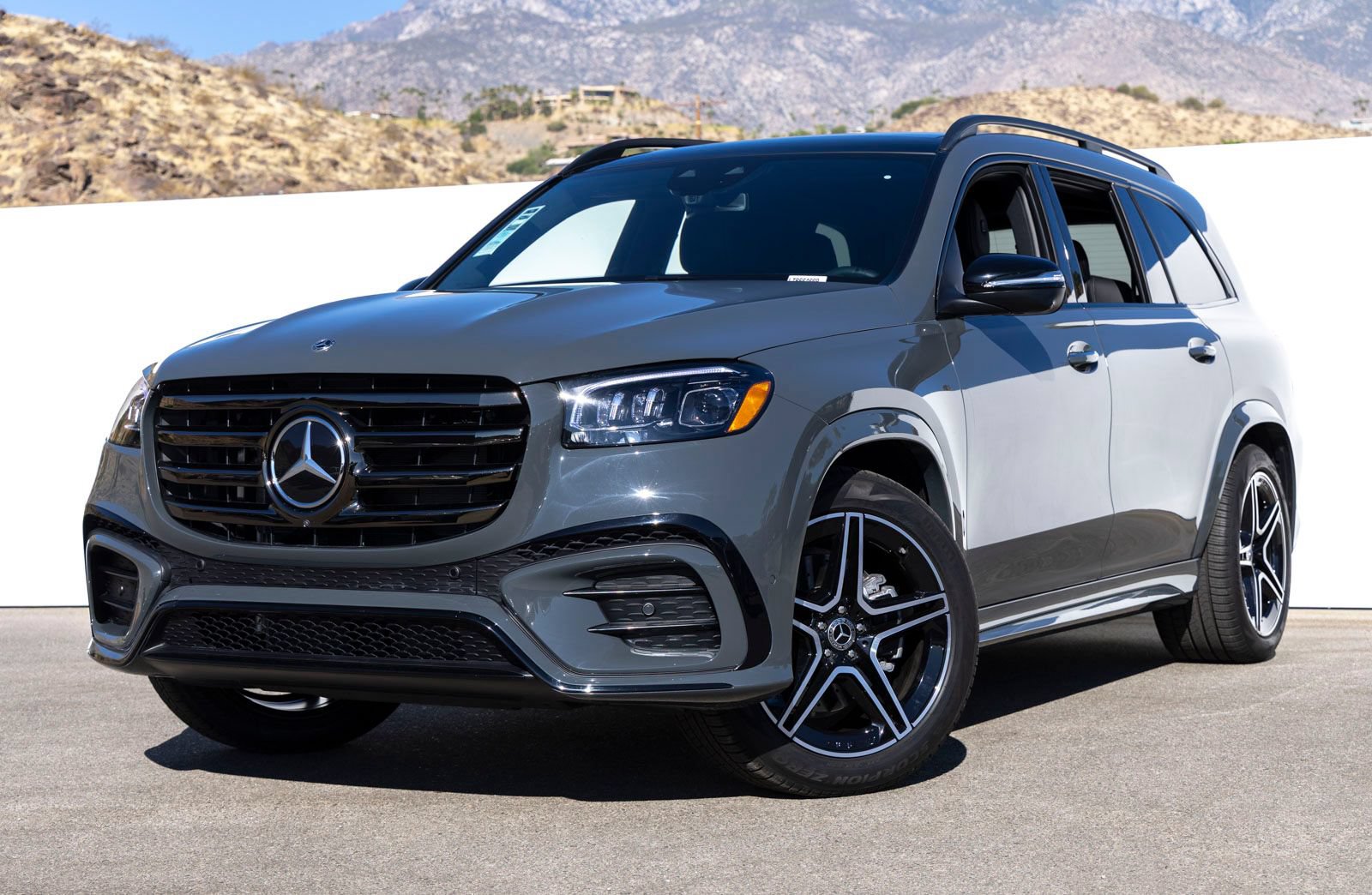 Used 2026 Mercedes-Benz GLS 450 4MATIC image 1