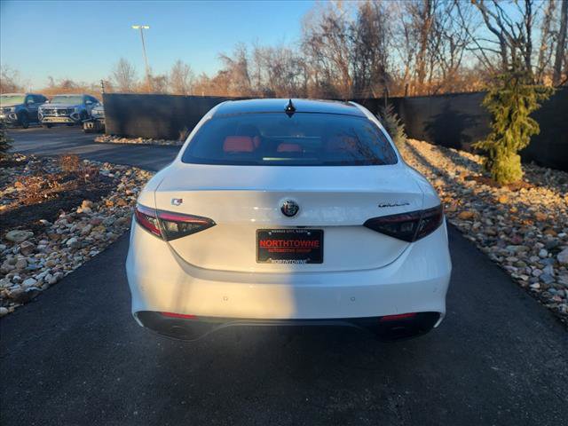 Used 2024 Alfa Romeo Giulia Veloce AWD/4WD image 4