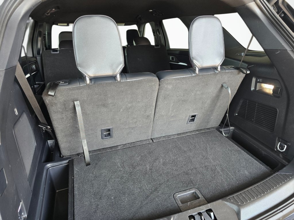 Used 2025 Ford Explorer ST-Line AWD/4WD image 16
