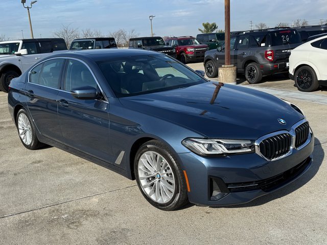 Used 2023 BMW 530i xDrive w/ Premium Package image 5