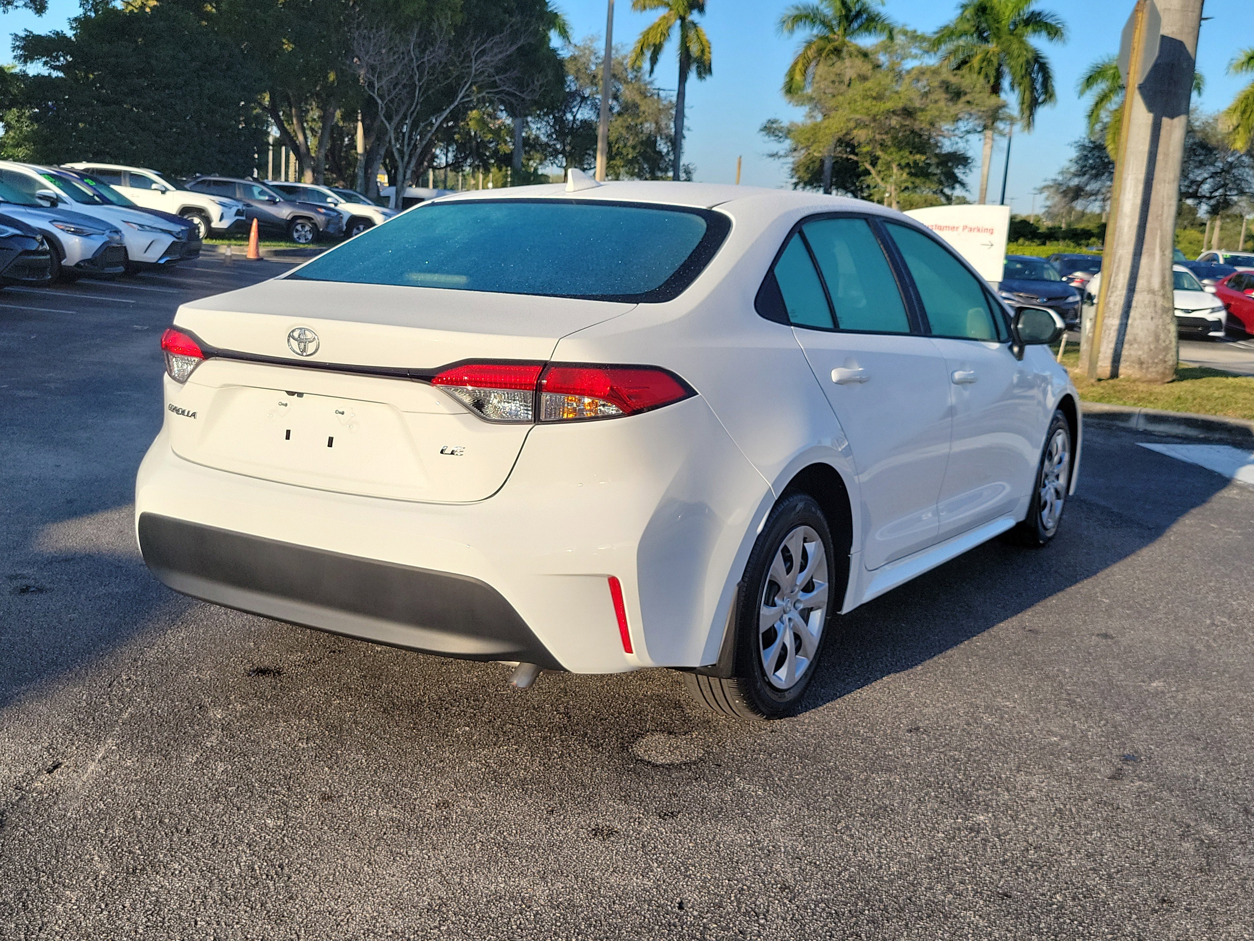 Used 2025 Toyota Corolla LE image 5