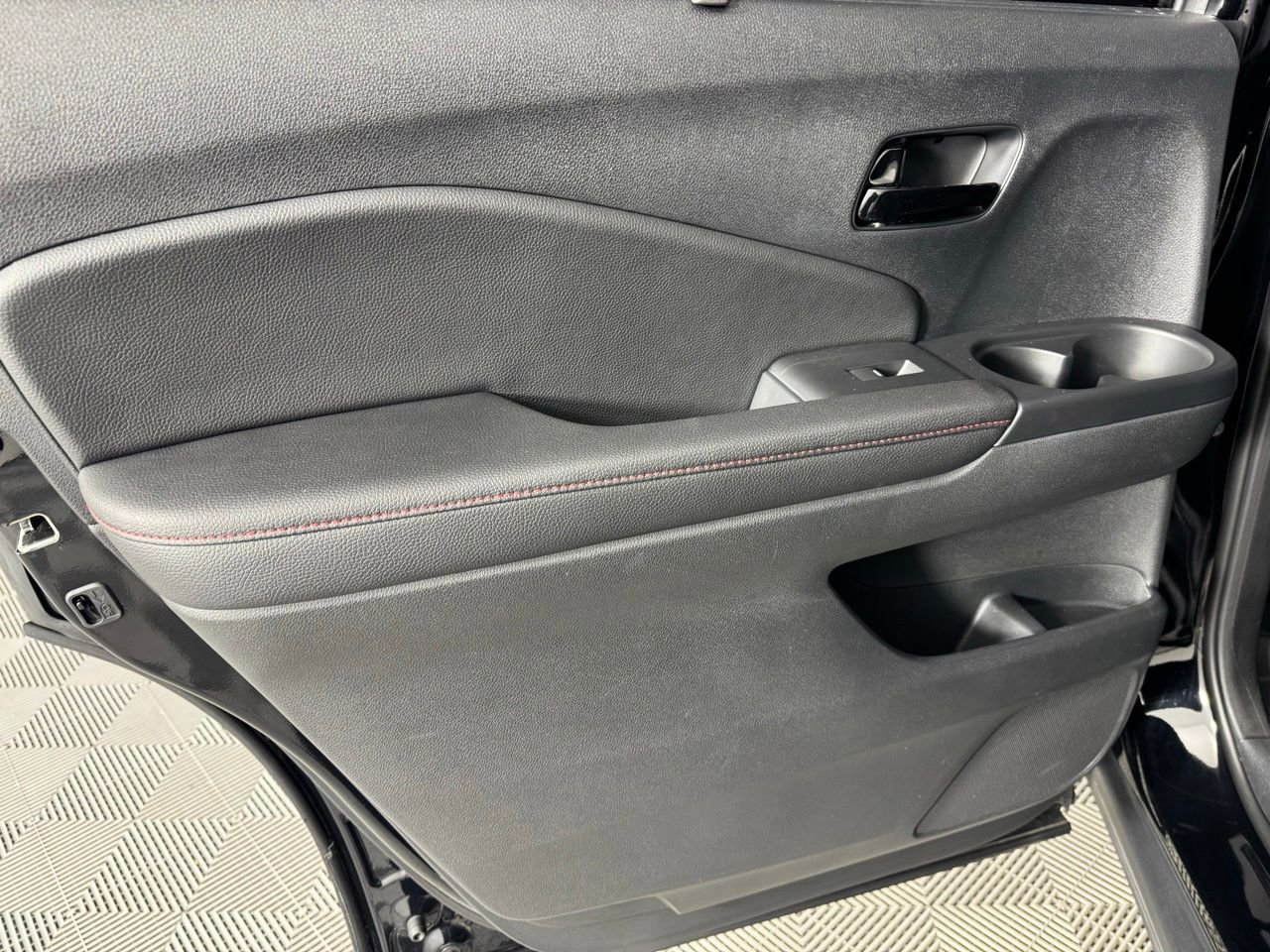 Used 2025 Honda Passport Black Edition image 27