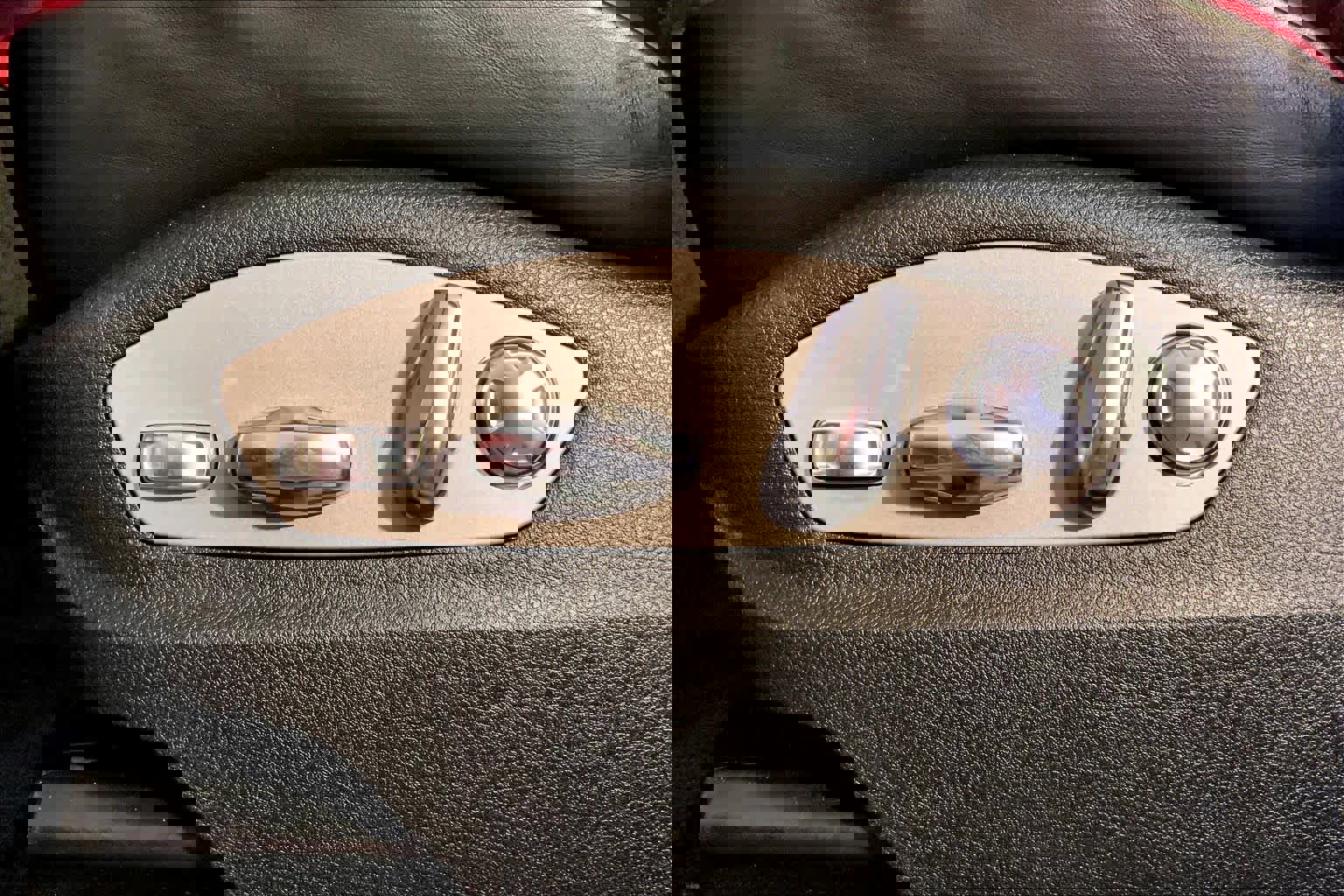 Certified 2023 Porsche Macan S w/ Premium Package Plus image 40