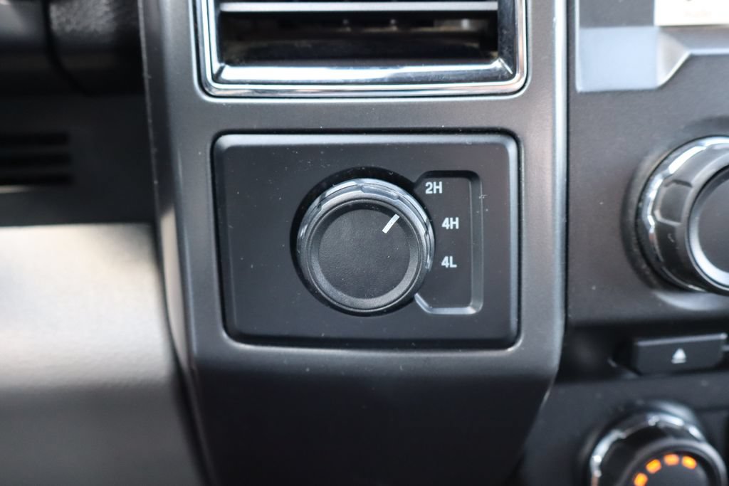 Used 2018 Ford F150 XLT w/ Equipment Group 302A Luxury AWD/4WD image 28