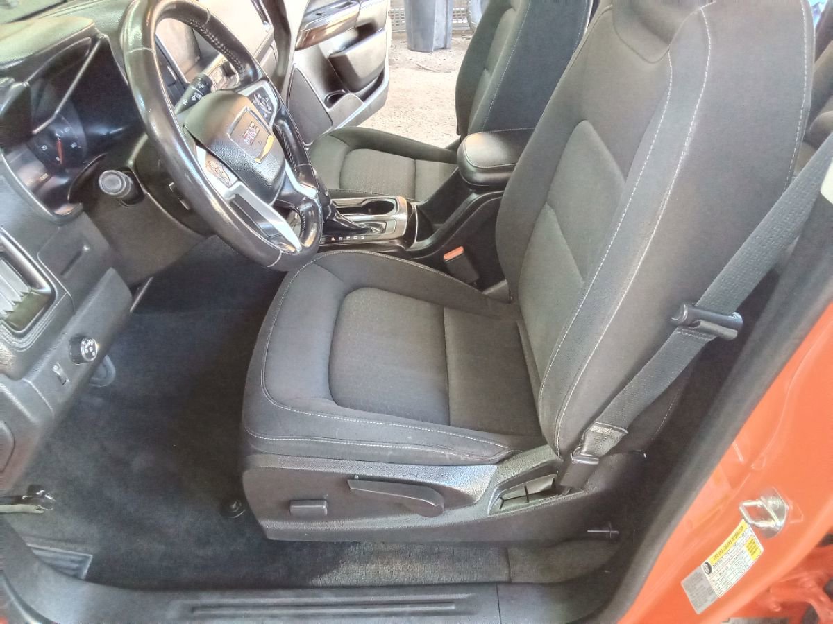 Used 2015 GMC Canyon SLE w/ SLE Convenience Package image 13