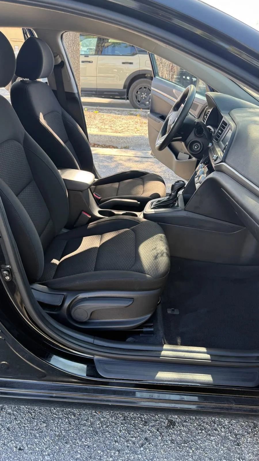 Used 2019 Hyundai Elantra SE w/ Cargo Package FWD image 10