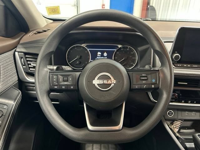 Used 2023 Nissan Rogue SV AWD/4WD image 13