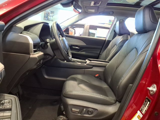 Certified 2025 Toyota Grand Highlander FWD image 17
