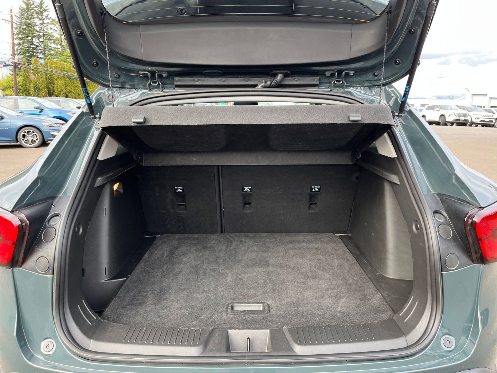 Used 2025 Chevrolet Trax LT FWD image 30