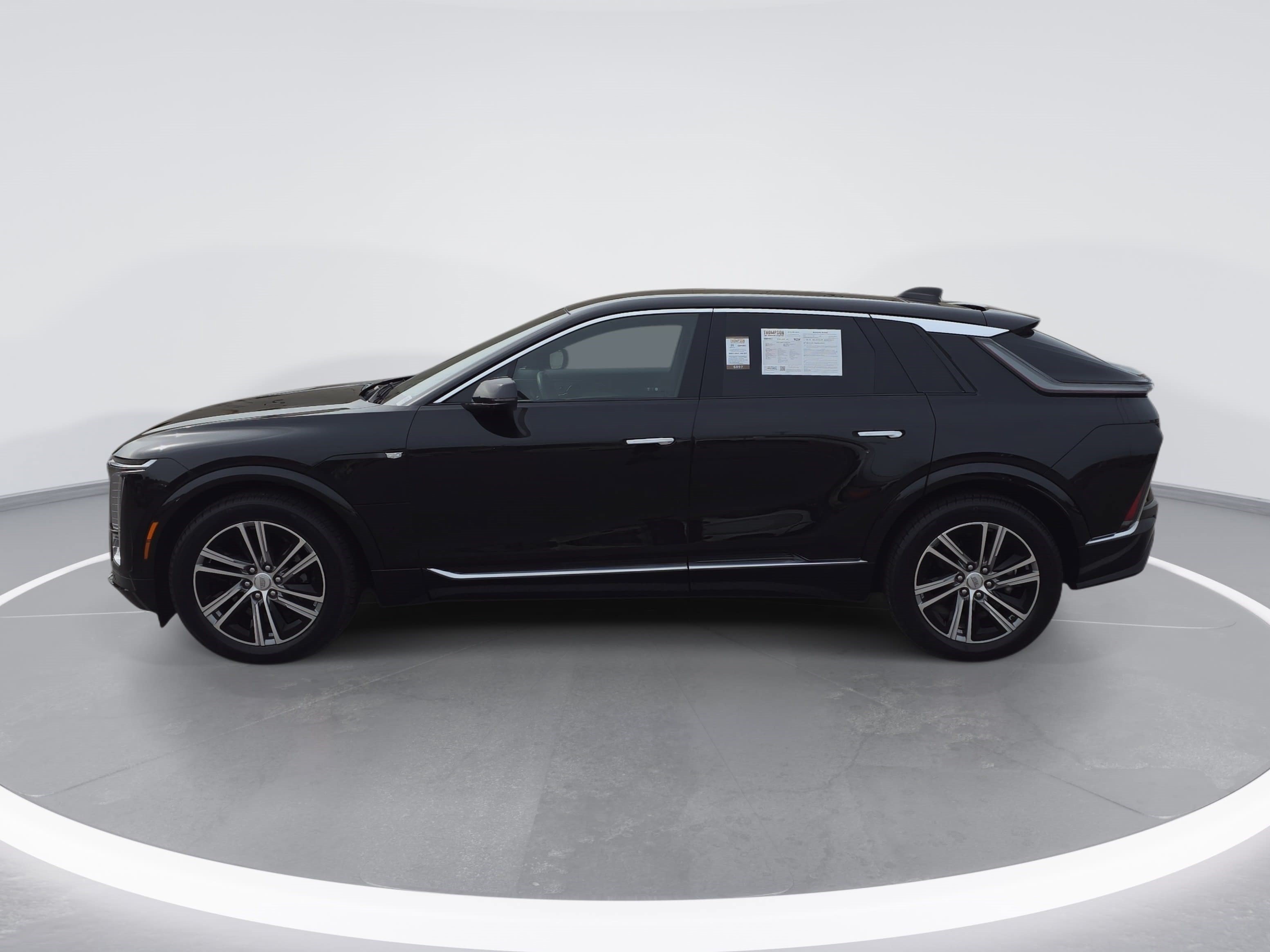 Certified 2024 Cadillac Lyriq Tech AWD/4WD image 6