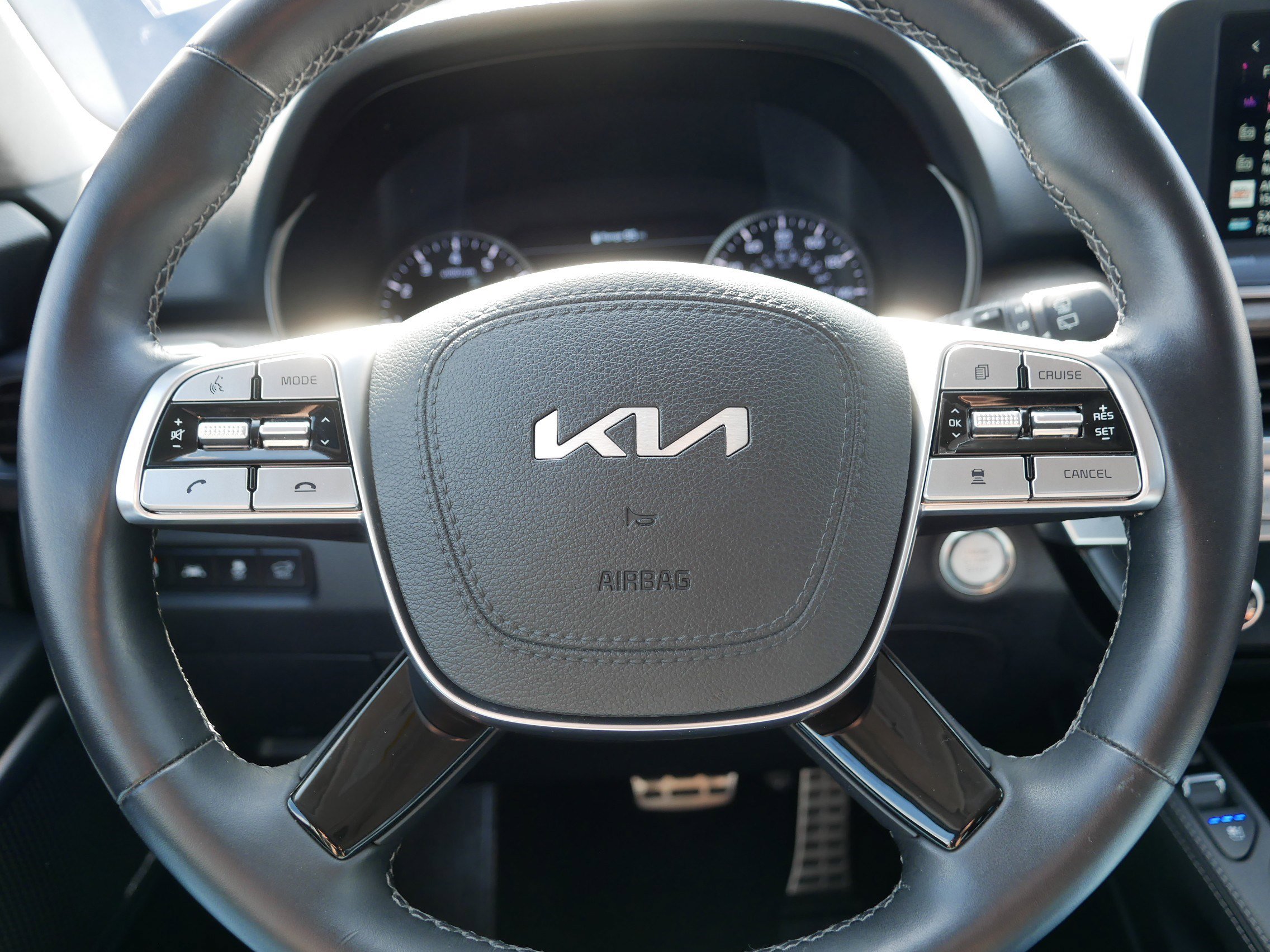 Certified 2022 Kia Telluride SX w/ SX Prestige Package image 25