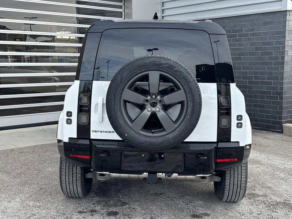 New 2026 Land Rover Defender 110 X-Dynamic SE image 5