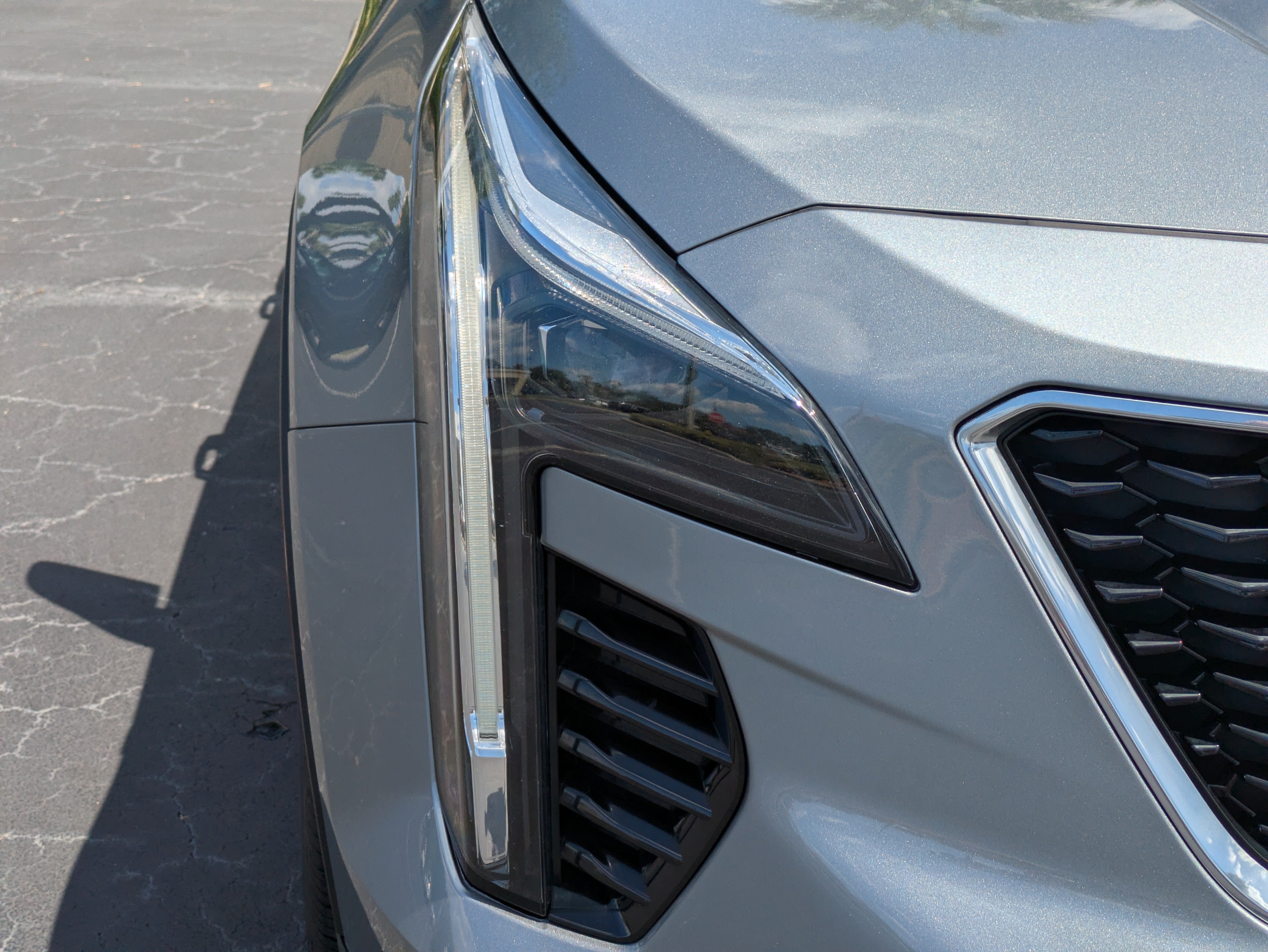 Certified 2023 Cadillac XT4 Sport AWD/4WD image 9