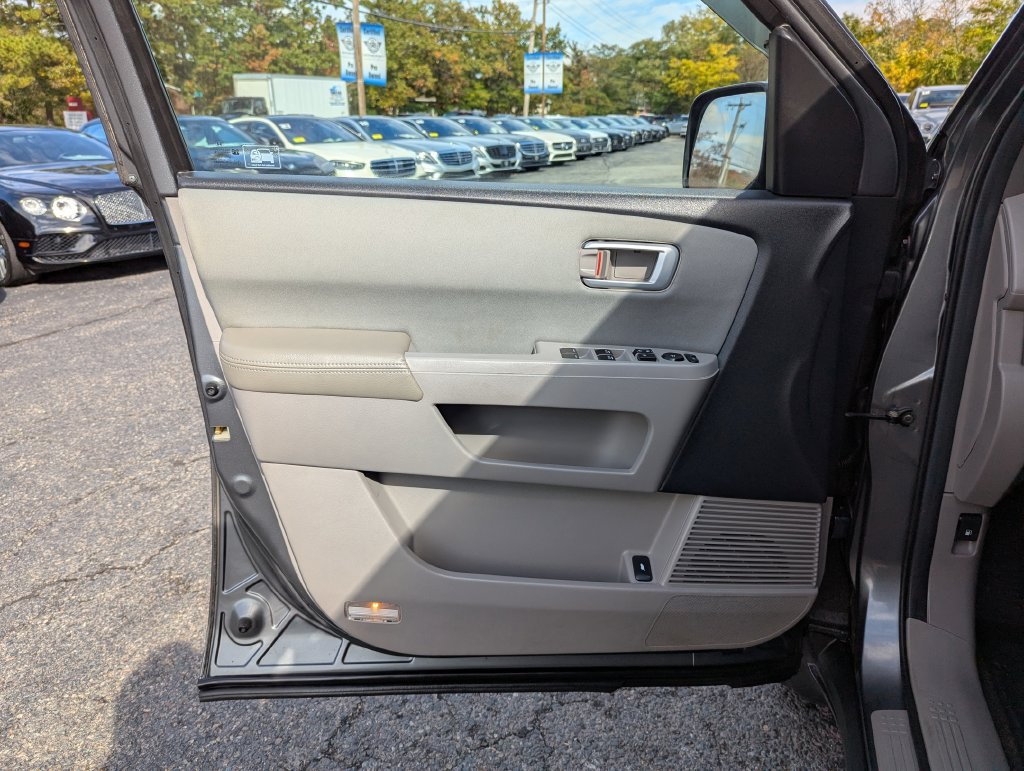 Used 2010 Honda Pilot LX image 11