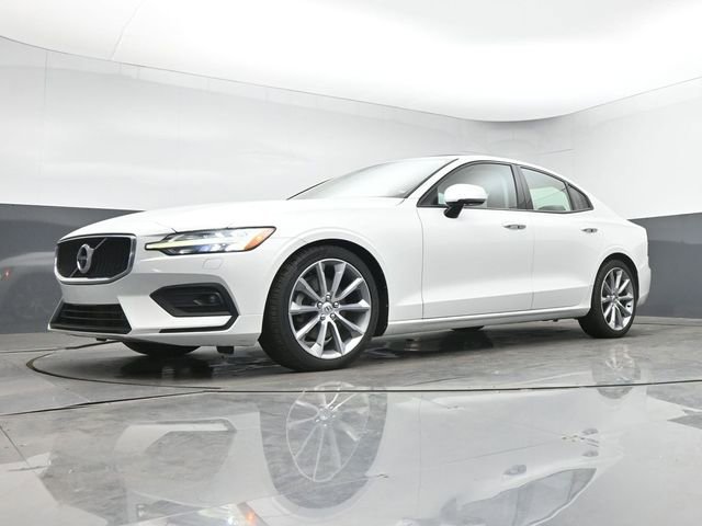 Used 2020 Volvo S60 T5 Momentum FWD image 17