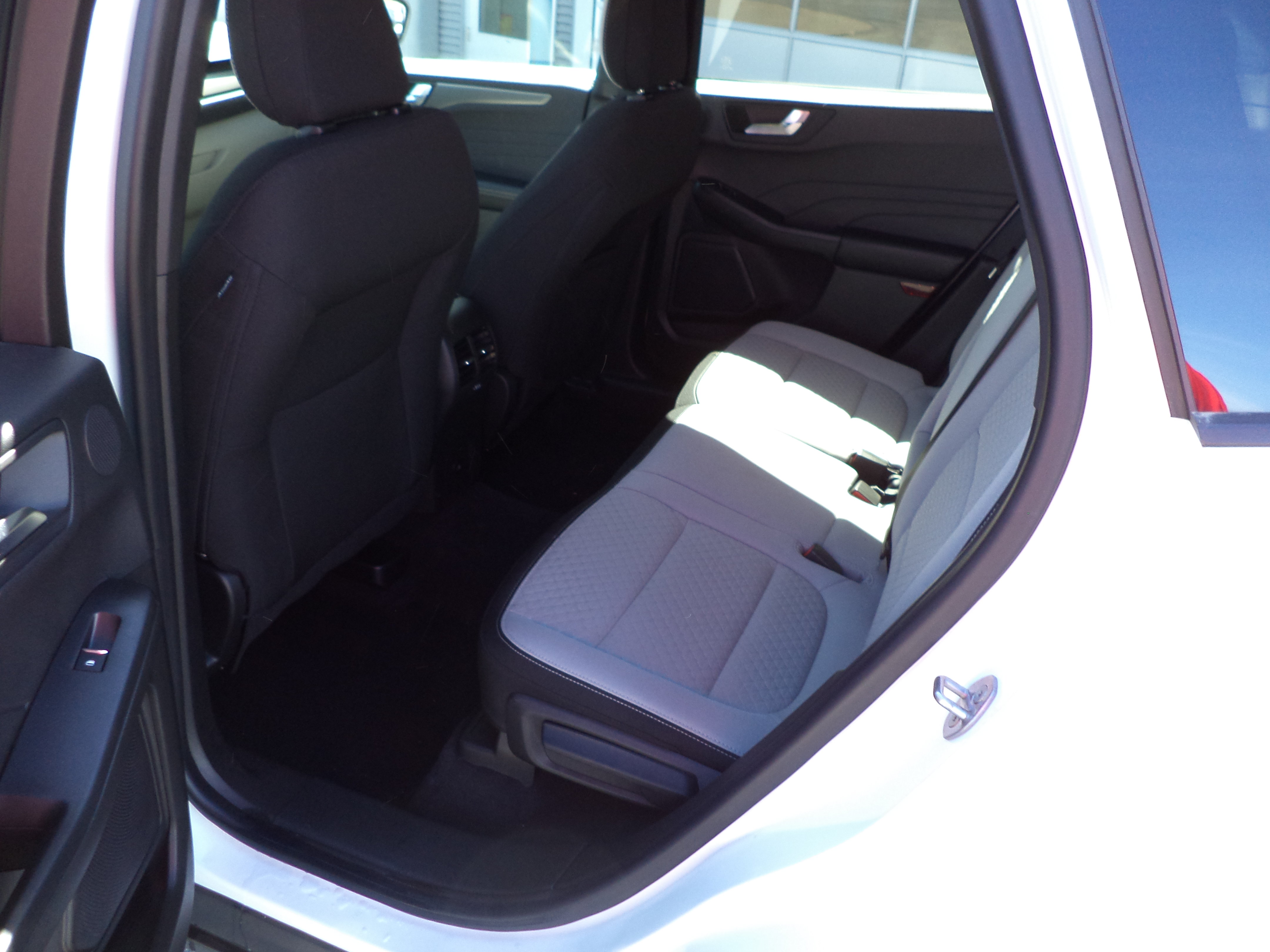 Used 2023 Ford Escape Active w/ Tech Pack #2 AWD/4WD image 3
