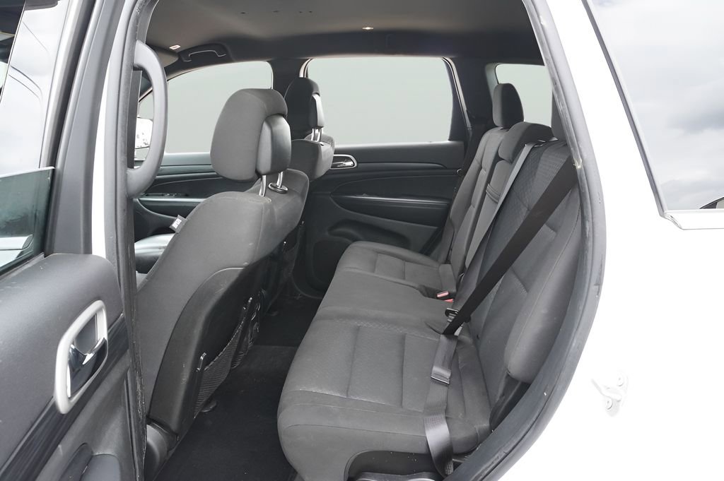 Used 2020 Jeep Grand Cherokee Laredo w/ Security & Convenience Group AWD/4WD image 24