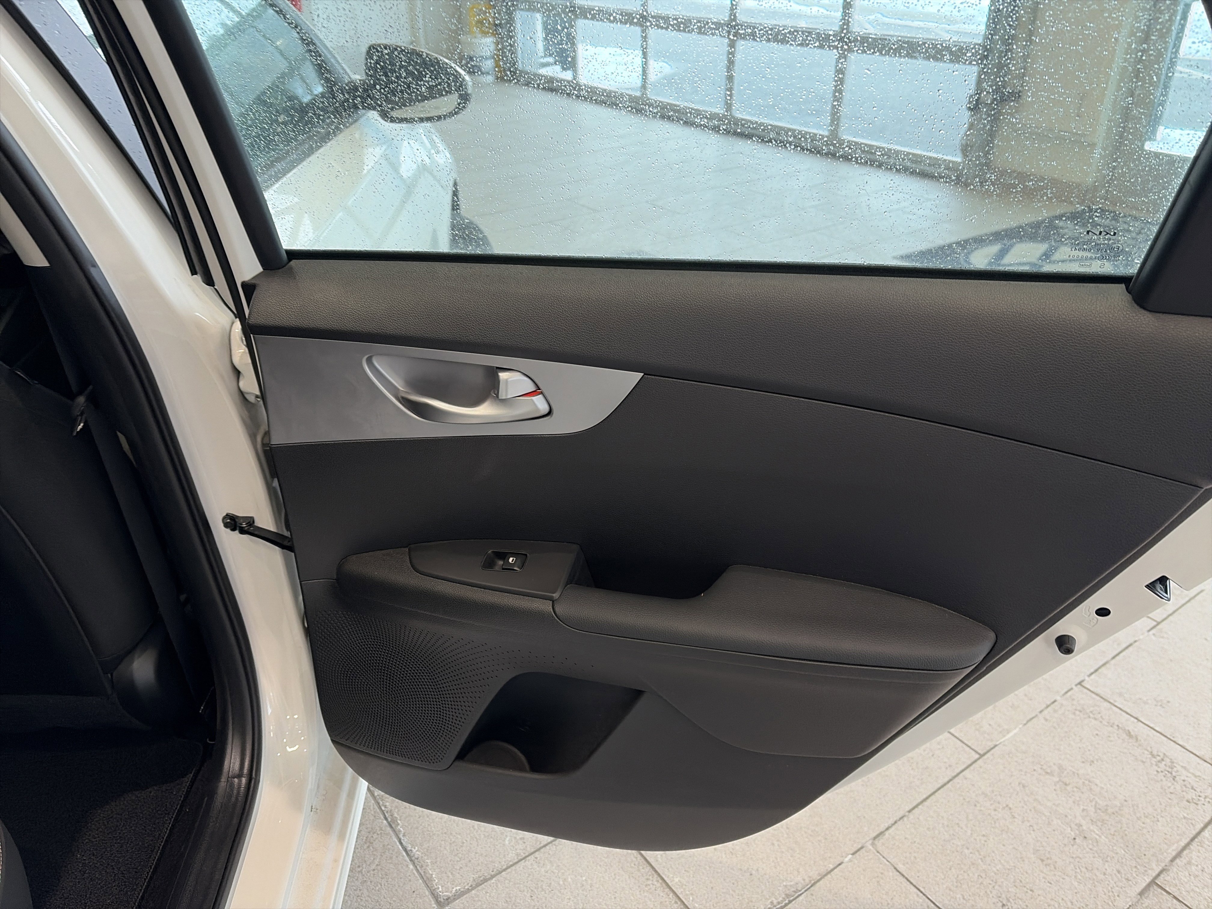 Used 2023 Kia Forte LXS image 17