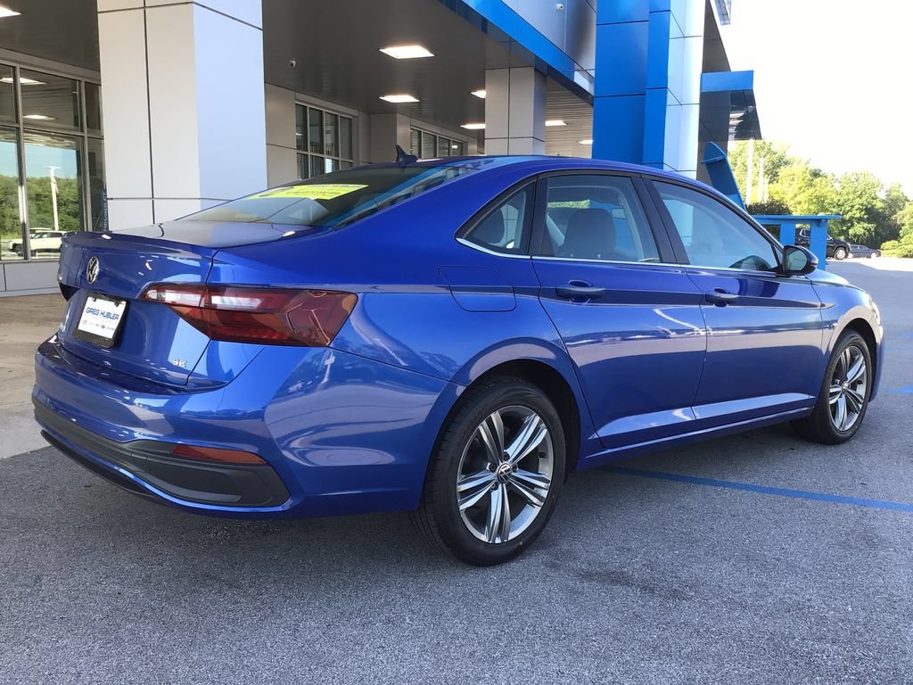 Used 2024 Volkswagen Jetta SE FWD image 6