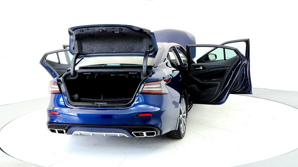 Used 2023 Nissan Maxima Platinum w/ Sport Mat Group FWD image 11