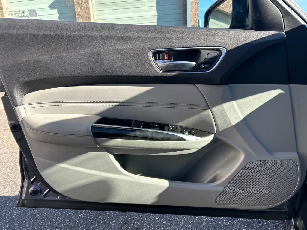 Used 2018 Acura TLX V6 w/ Technology Package image 11