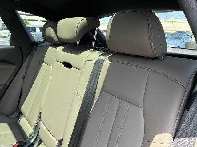 Used 2025 Audi Q5 Premium w/ Convenience Package AWD/4WD image 14
