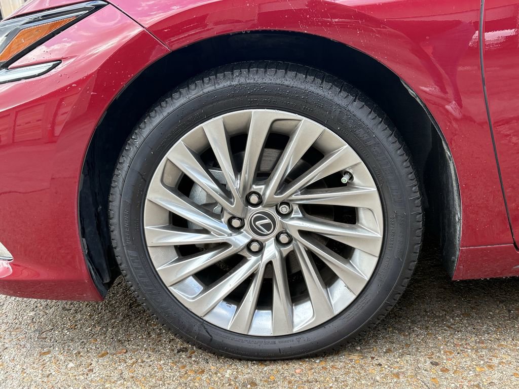 Used 2023 Lexus ES 350 Ultra Luxury w/ Accessory Package (Z2) image 9