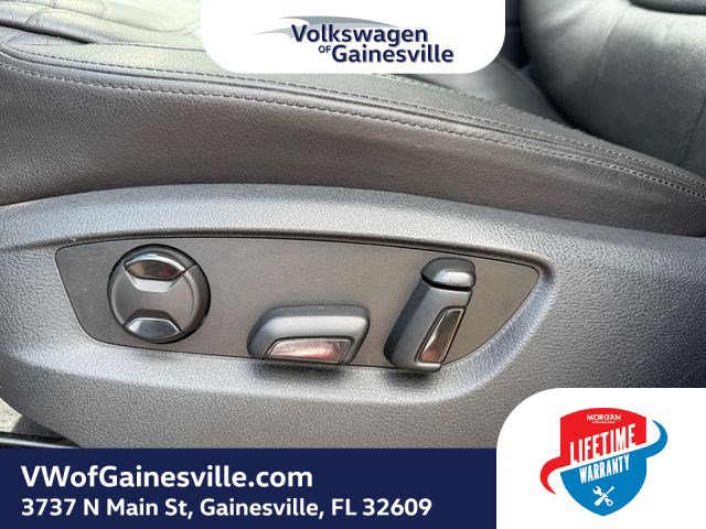 Used 2014 Volkswagen Touareg Executive AWD/4WD image 17