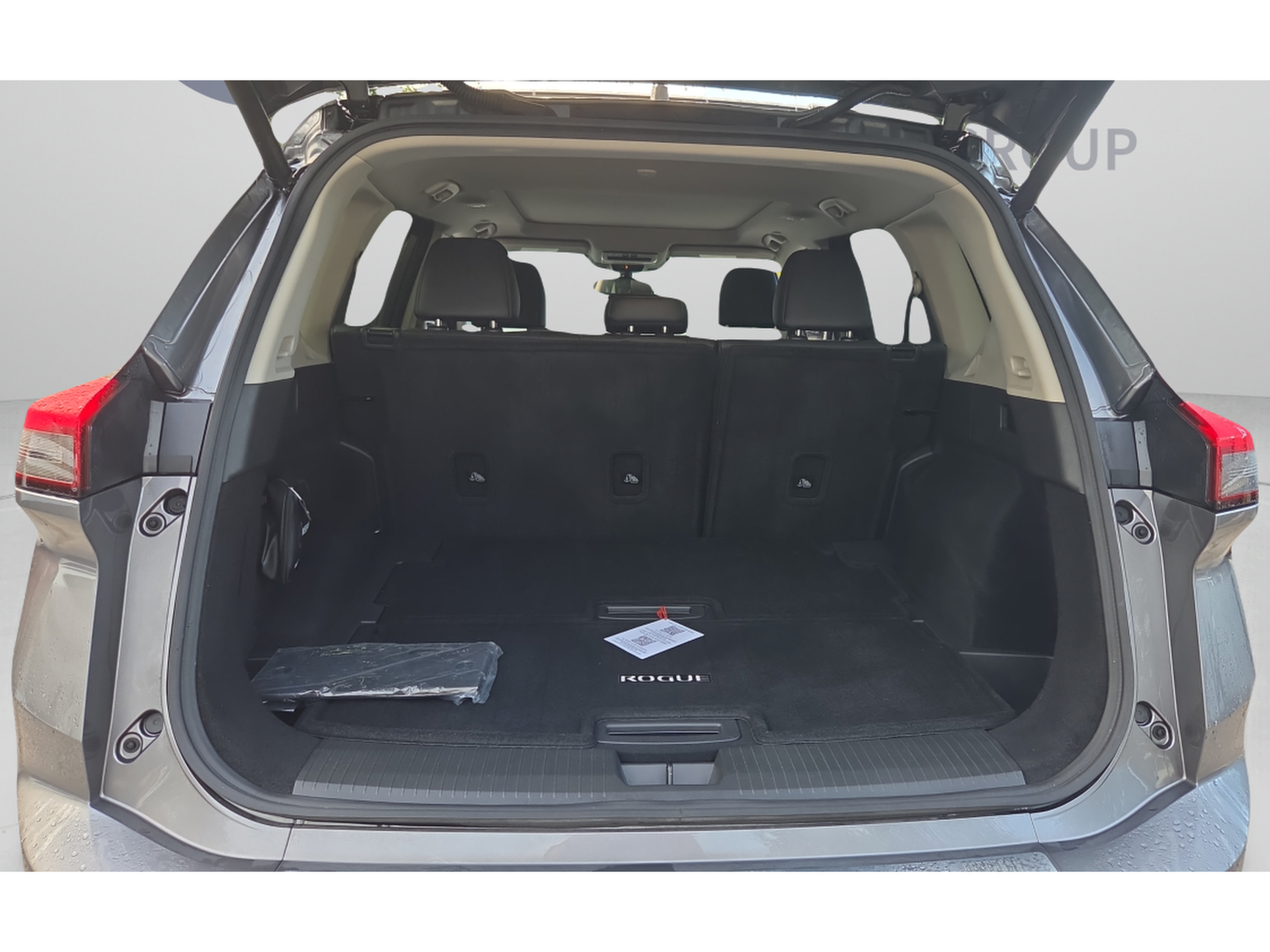 Used 2026 Nissan Rogue Platinum w/ Platinum Premium Package AWD/4WD image 13