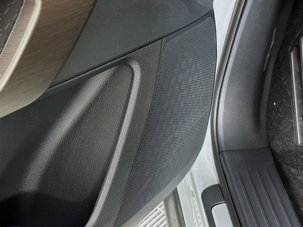 New 2025 Nissan Pathfinder Platinum w/ Black Appearance Package image 25