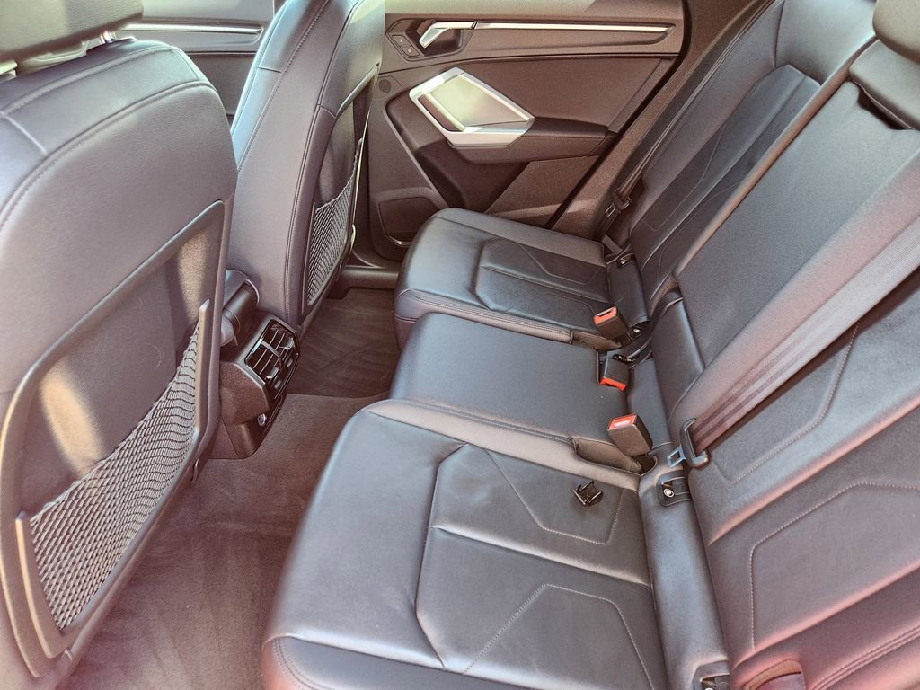 Used 2024 Audi Q3 2.0T Premium image 19