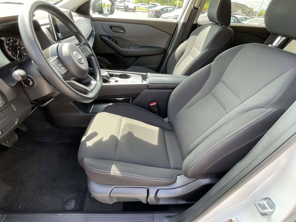 Used 2023 Nissan Rogue S image 11