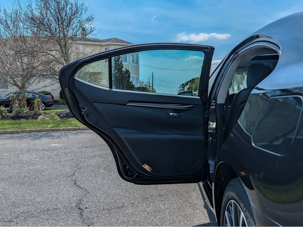 Used 2017 Lexus ES 350 w/ Luxury Package image 10