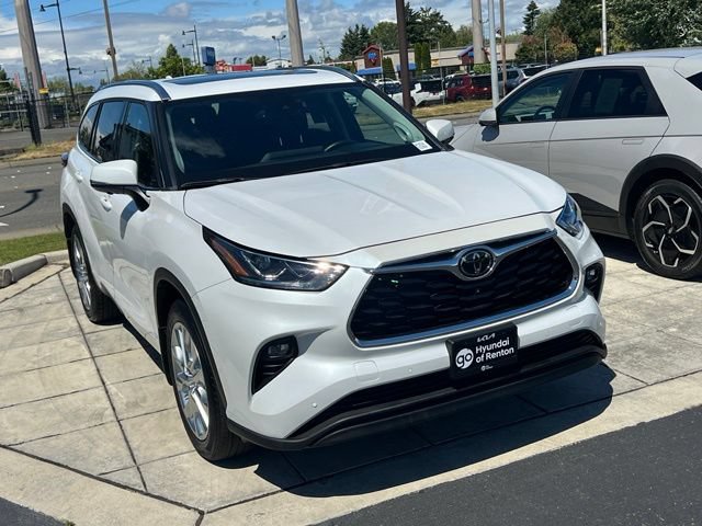 Used 2023 Toyota Highlander Limited AWD/4WD image 5