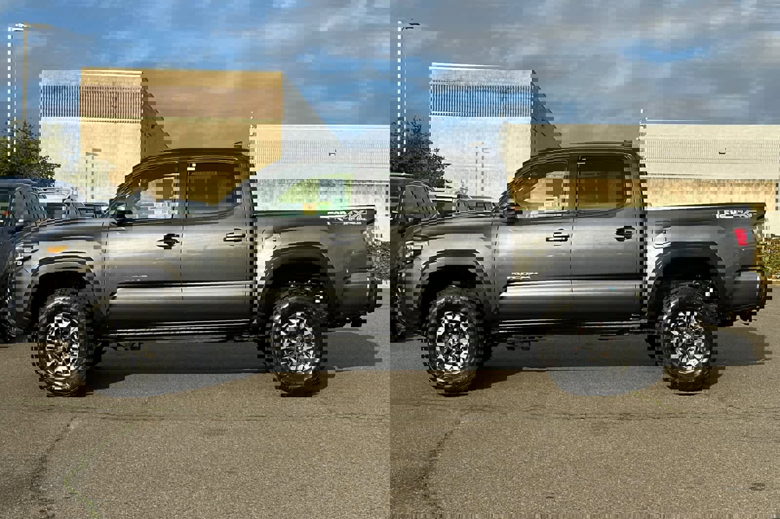 Used 2022 Toyota Tacoma TRD Off-Road w/ Technology Package image 9