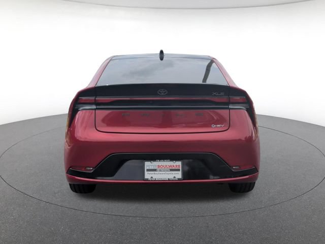 Used 2023 Toyota Prius XLE FWD image 5