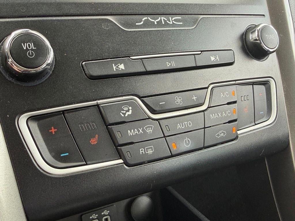 Used 2019 Ford Fusion SEL FWD image 24