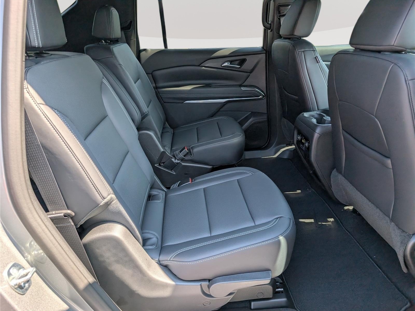 New 2027 Chevrolet Traverse LT w/ Driver Confidence Package FWD image 8
