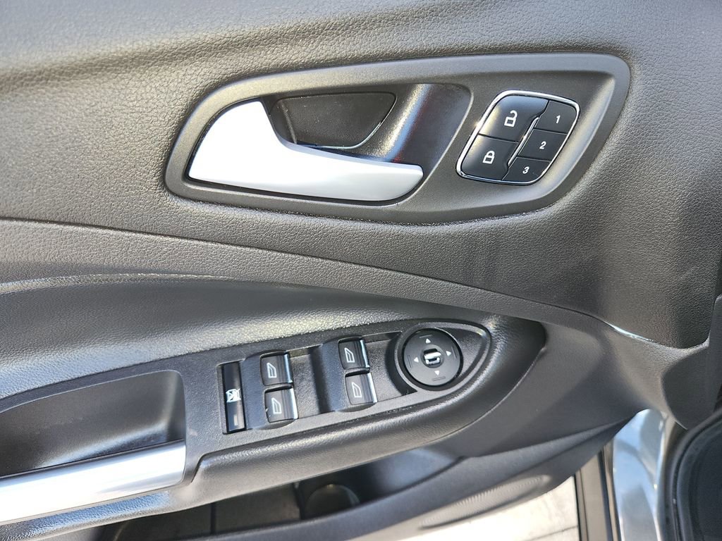 Used 2015 Ford Escape Titanium FWD image 29