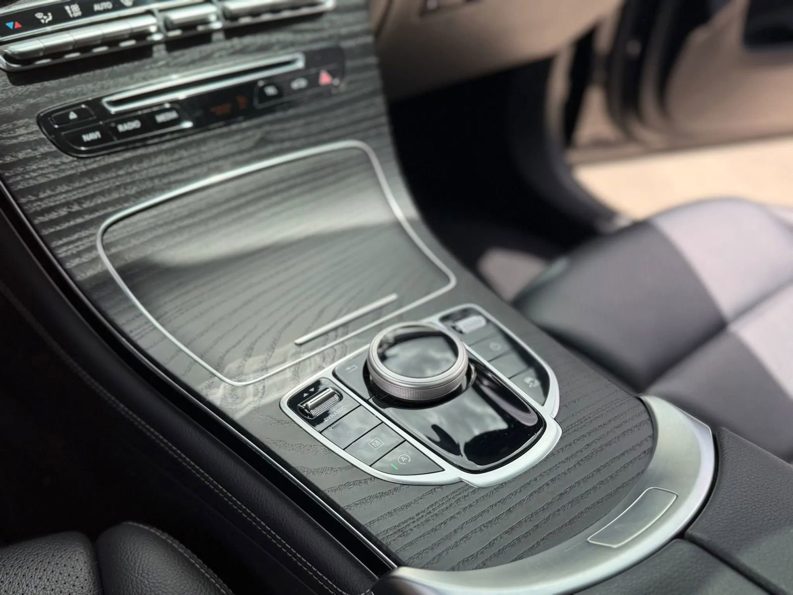 Used 2019 Mercedes-Benz GLC 300 w/ Premium Package image 34